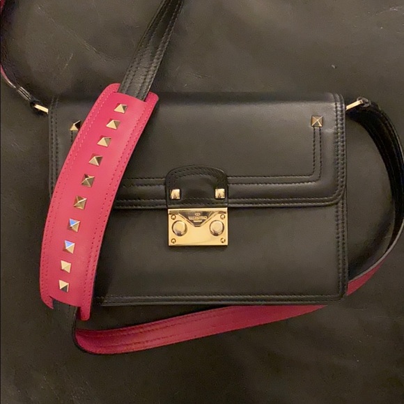 Valentino Handbags - 〰️ valentino | authentic